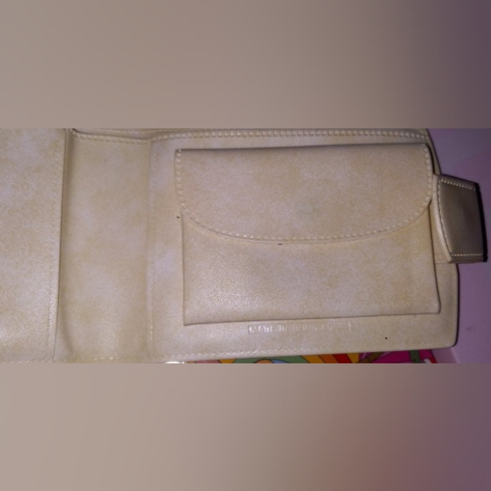 1983 Raindow Barbie Wallet - Picture 5 of 11